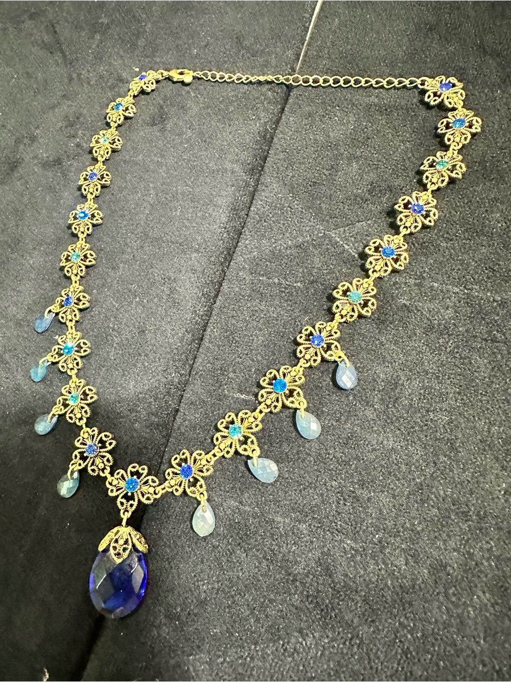 Vtg: Avon Briolette Blue Rhinestone Floral Y drop Necklace - Picture 7 of 9